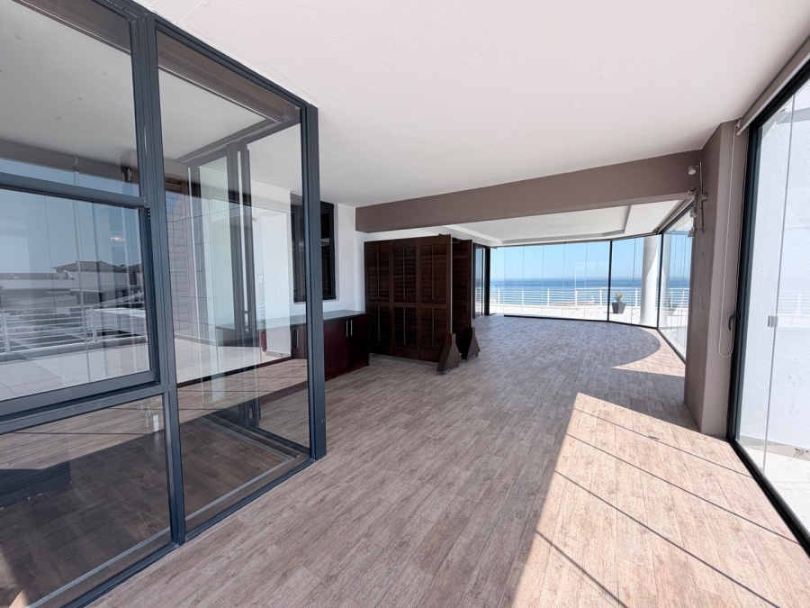 3 Bedroom Property for Sale in Bloubergstrand Western Cape